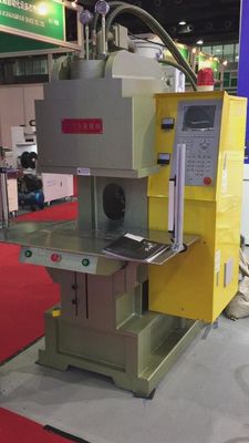 13kW 수직 플라스틱 주입 폼 머신 55T 제조 공장