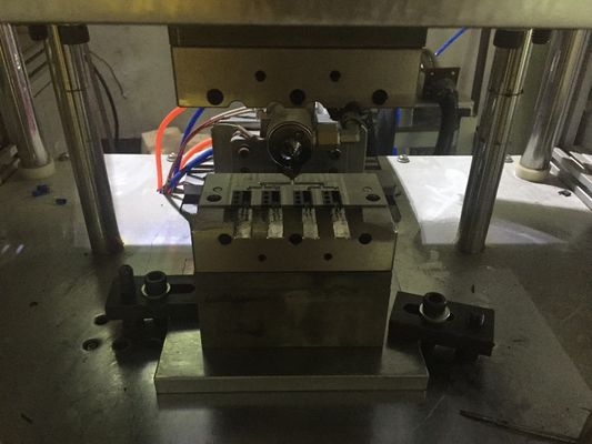 56g 낮은 압력 핫 펠트 접착 주사 Molding 기계와 더블 역