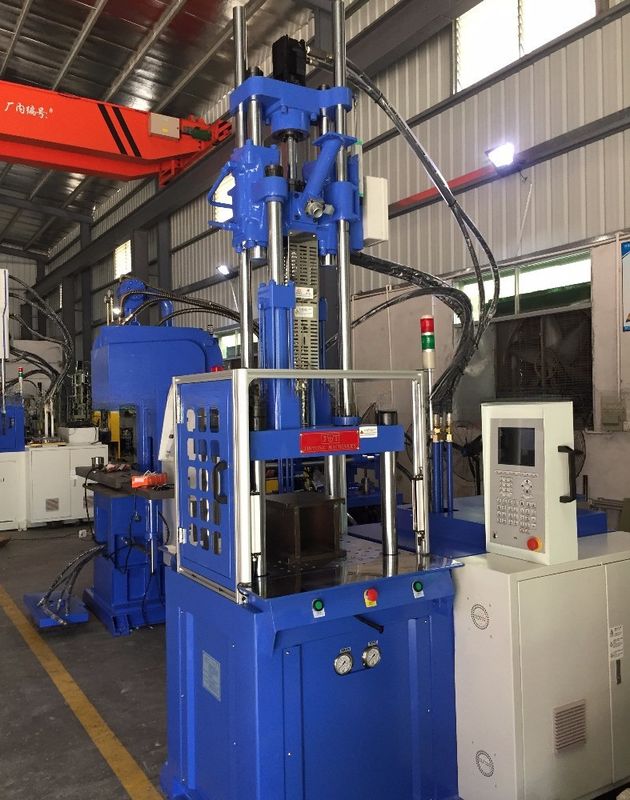 200MM 오프닝 스트록 55T 2 개의 작업 테이블과 수압 수직 주입 Molding Machine